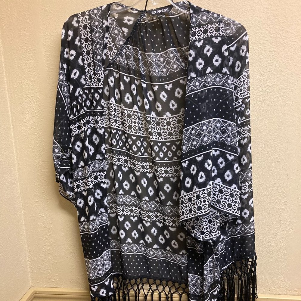 Express Kimono Black and White Womens Size Small with Fringe. Great cover up.